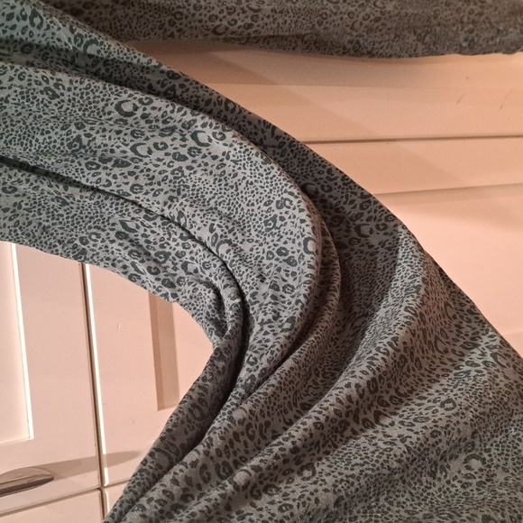 GAP Deep Green Patterned Jumpsuit - Picture 6 of 6